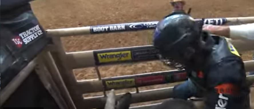 Brasileiro mantém liderança e se aproxima do título mundial de rodeio da PBR