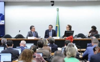 Câmara inicia análise sobre PEC que reduz jornada de trabalho para 36 horas