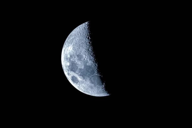 Lua hoje quarta (19/08): fase, iluminação e calendário lunar
