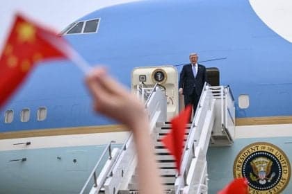 Trump retorna dos acordos comerciais em Pequim com Xi Jinping