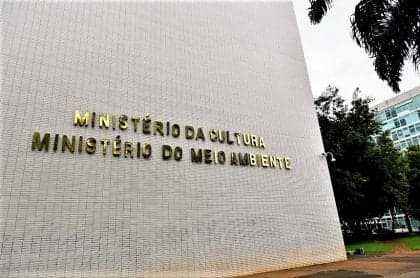 Suspeita de bomba fecha parcialmente Esplanada dos Ministérios