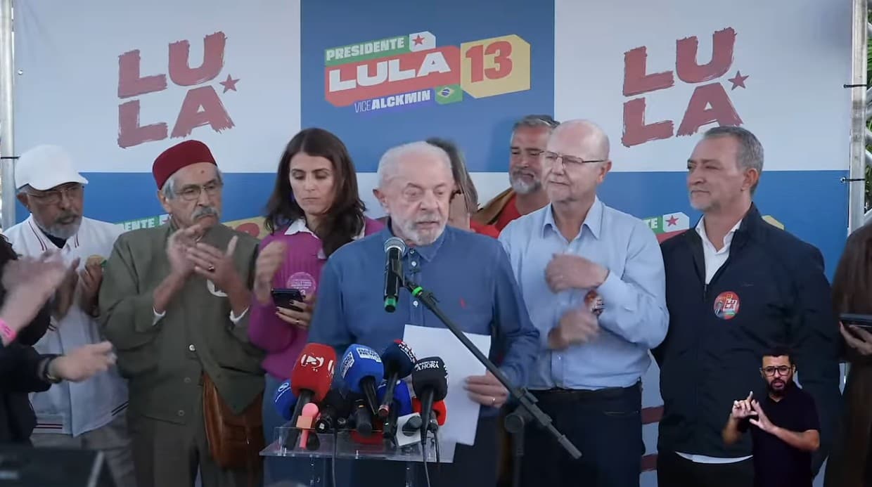 Lula anuncia entrega de autorização para quebra de sigilo ao TSE
