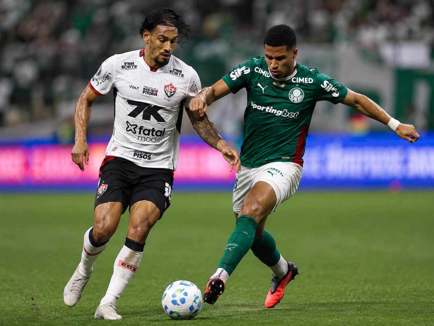 Palmeiras avança à semifinal da Libertadores nos pênaltis; Abel é expulso e fica fora da ida