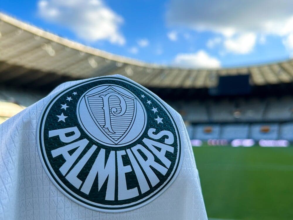 Palmeiras renova contrato do lateral-esquerdo Arthur até 2030