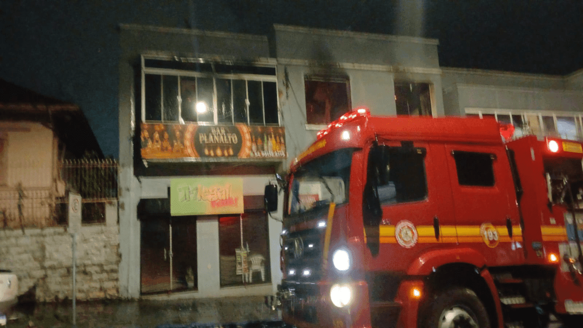 Incêndio em hotel no RS deixa funcionária gravemente ferida