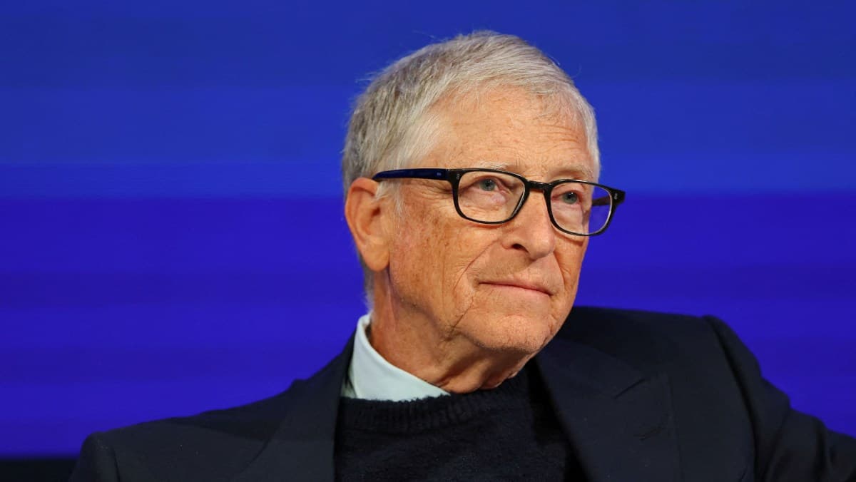 Bill Gates alerta para desafios da inteligência artificial e seu potencial de inclusão