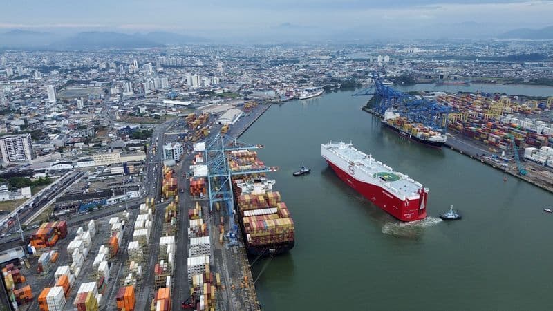 Canal no Porto de Navegantes sofre com redução de 30 cm na profundidade