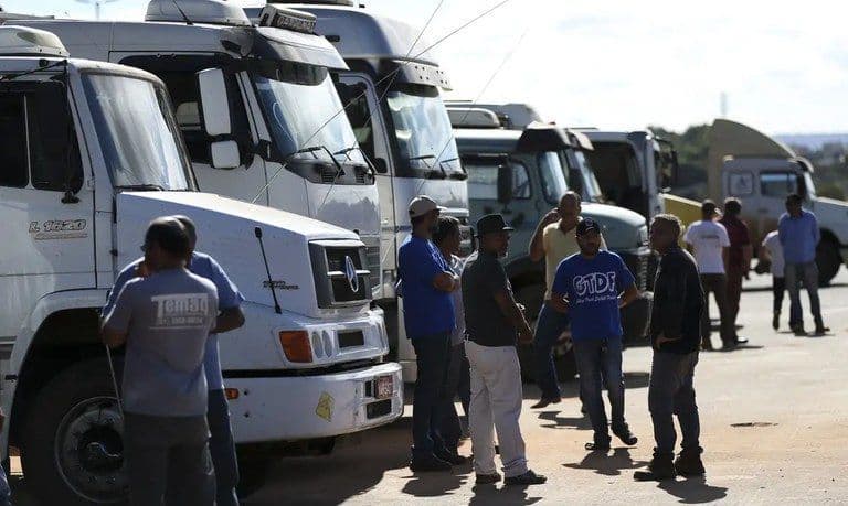 Governo amplia FGI e garante empréstimos a caminhoneiros e MEIs