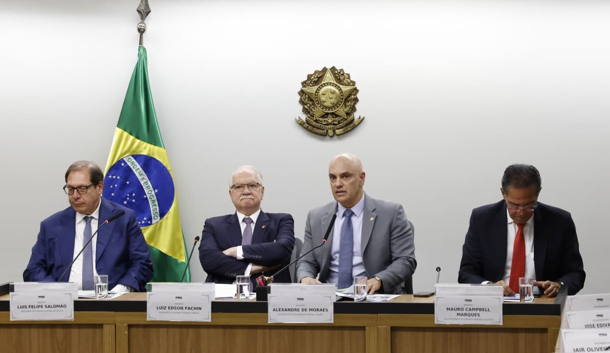 Ministro Moraes sugere varas regionais para combater facções criminosas