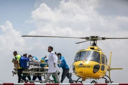 Guia sherpa é encontrado vivo após desaparecer no Everest