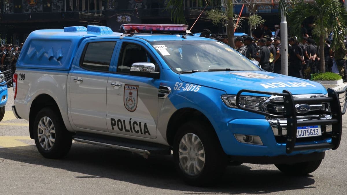 Policial militar é baleado em Curicica e saúde é estável