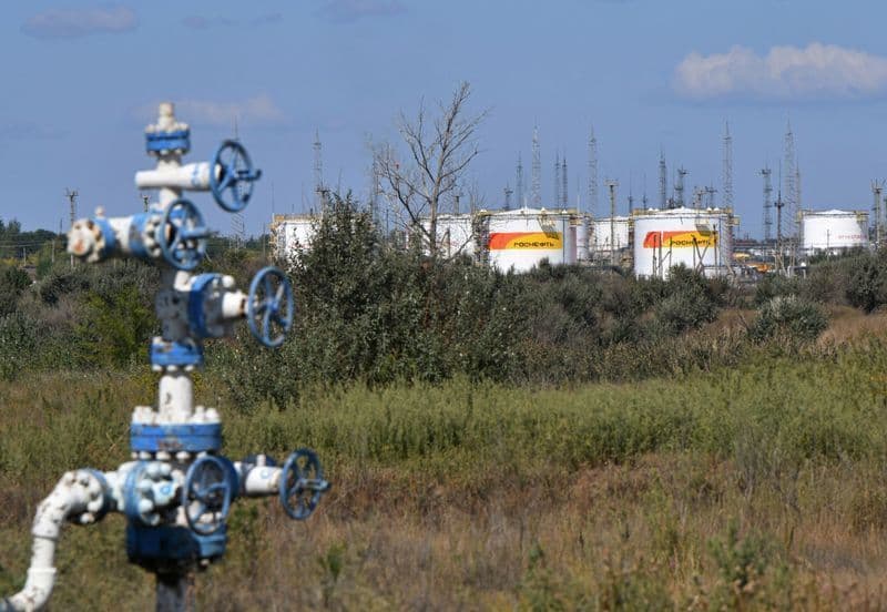 Reino Unido anuncia fim gradual da importação de combustíveis russos