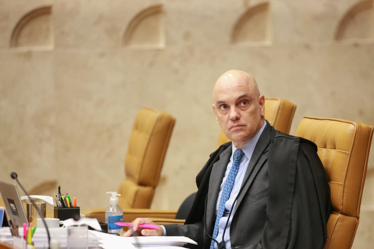 Alexandre de Moraes acusa colega de forjar investigação antes das eleições