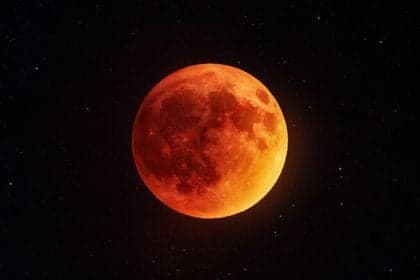 Eclipses de Lua: reflexões e transformações emocionais profundas