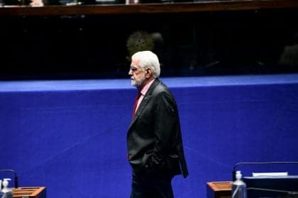 Senador Jaques Wagner responde a operação da PF e reafirma liderança
