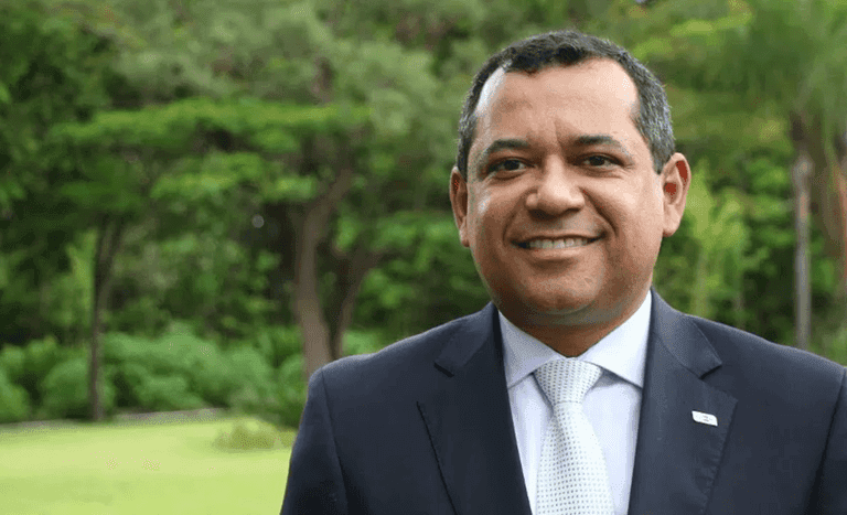 Cleber Soares ganha poder para conceder gratificação a servidores