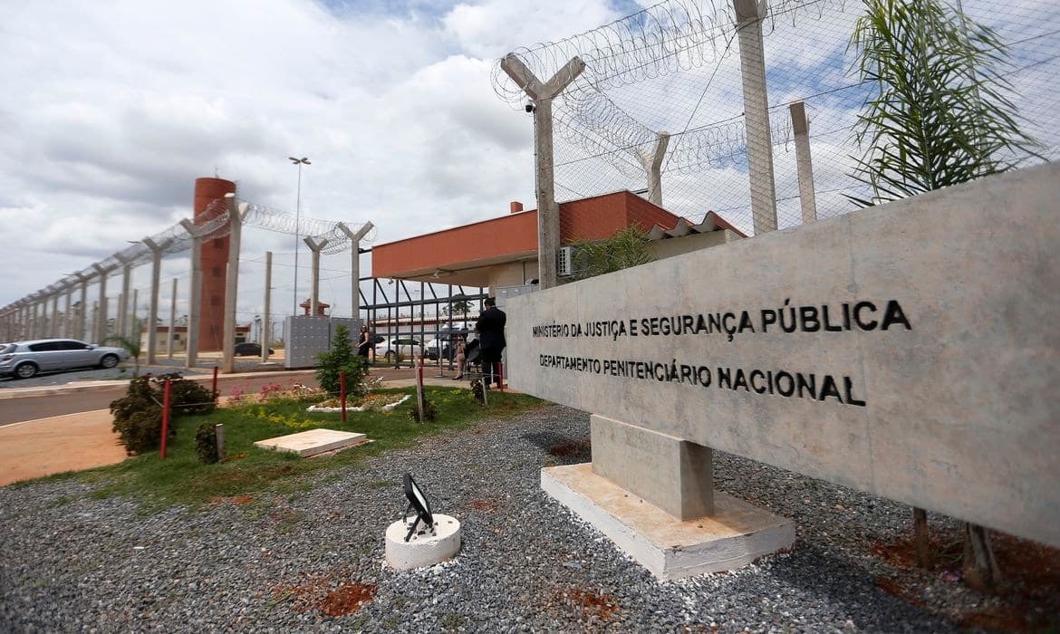 Uso de psicotrópicos é alarmante entre presos na Penitenciária de Brasília