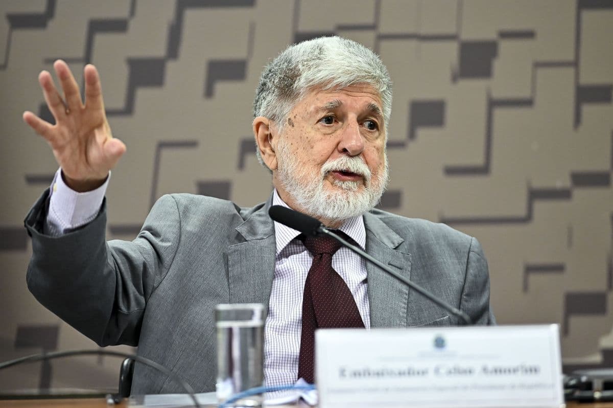 Brasil e Índia reforçam laços em telefonema entre assessores