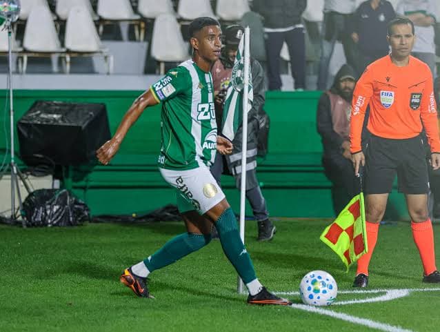 Chapecoense chega a momento crucial: Chapecoense encara Bahia em jogo que pode mudar o rumo no Brasileirão