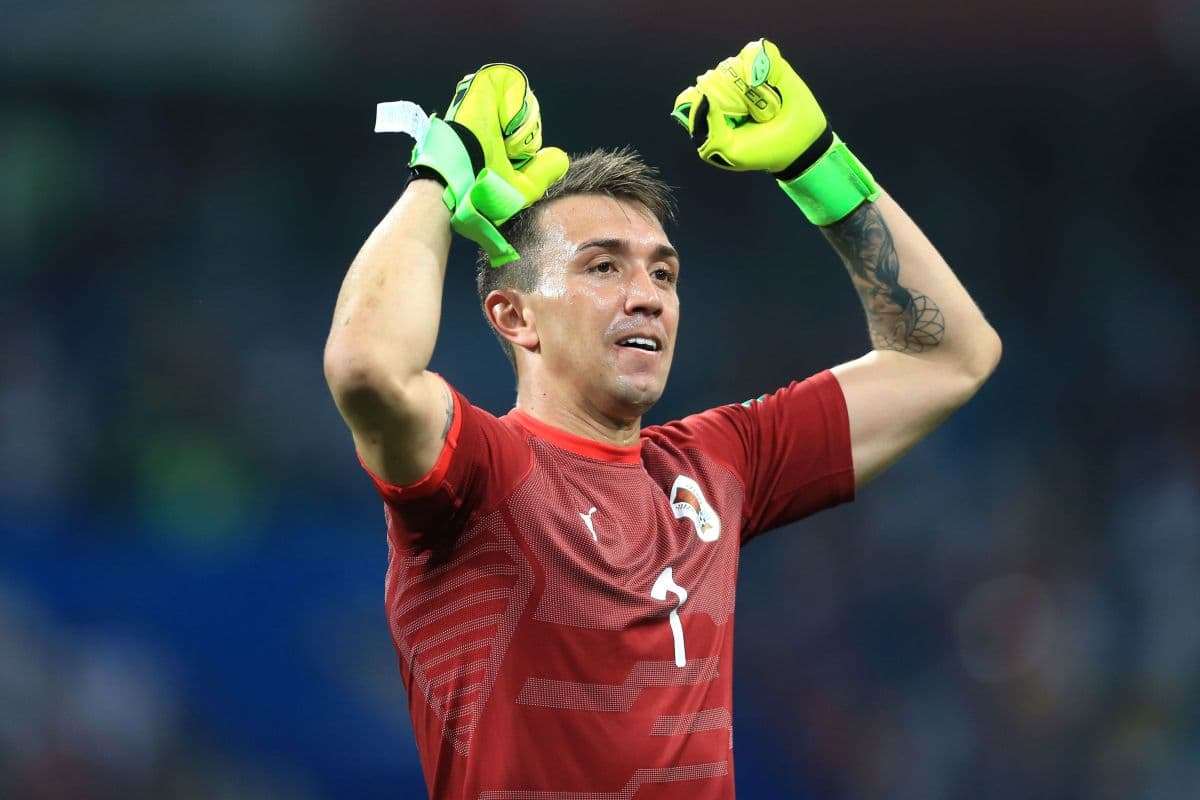 Muslera se torna o uruguaio com mais Copas, mas sem patch especial