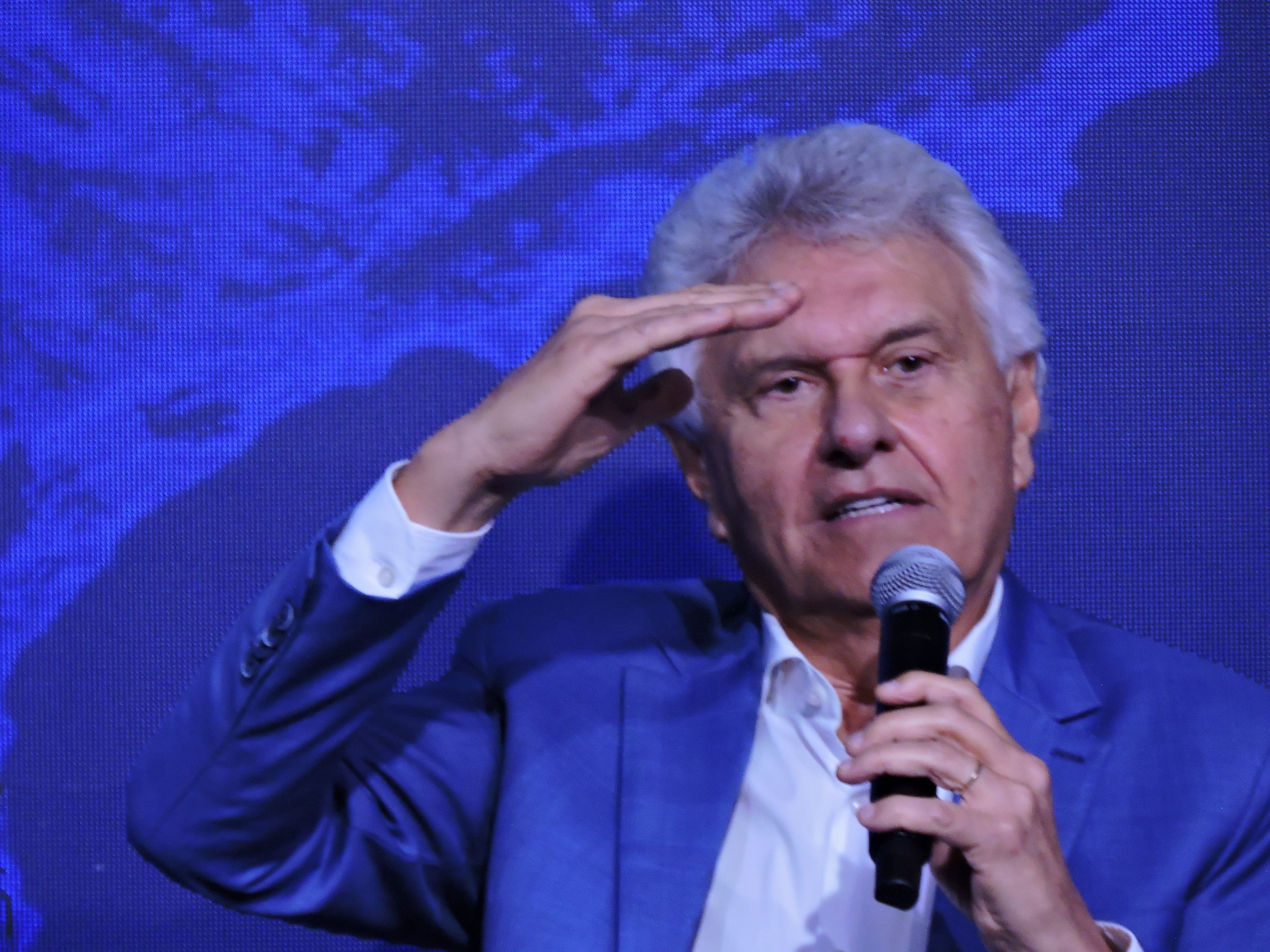 Caiado critica Flávio Bolsonaro e vê Lula na frente em pesquisas
