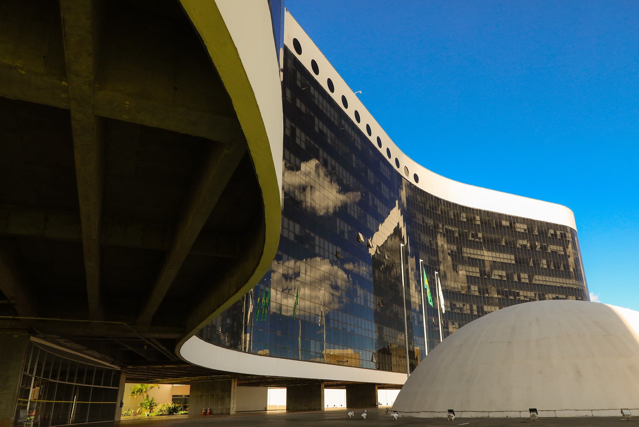 TSE define novos líderes com antecipação de eleição