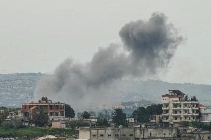 Conflito em Beirute: Israel realiza ataques e Hezbollah responde com foguetes