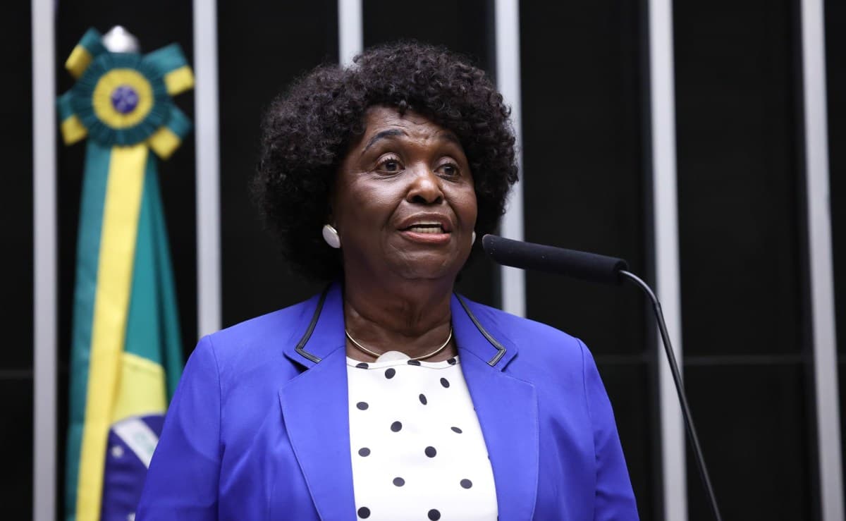 Benedita da Silva lidera corrida ao Senado no Rio de Janeiro