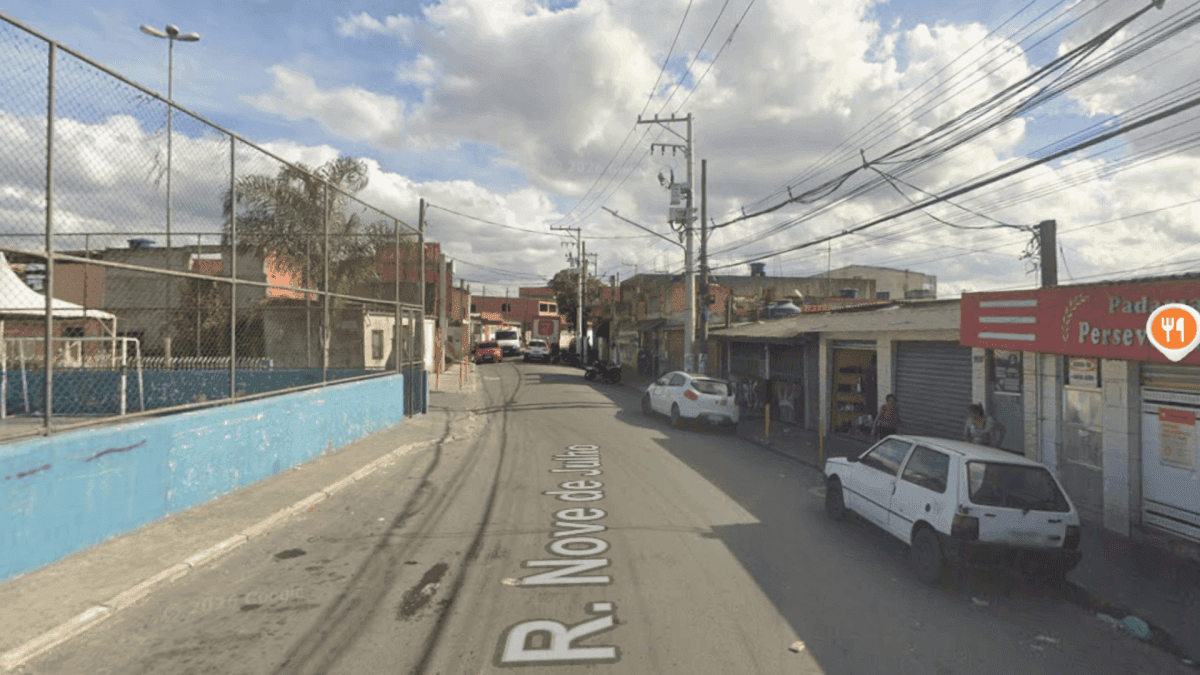 Homem morre e mulher fica ferida em ataque a veículo em Ferraz de Vasconcelos