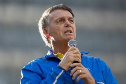 Bolsonaro apresenta quadro de soluços acima da média