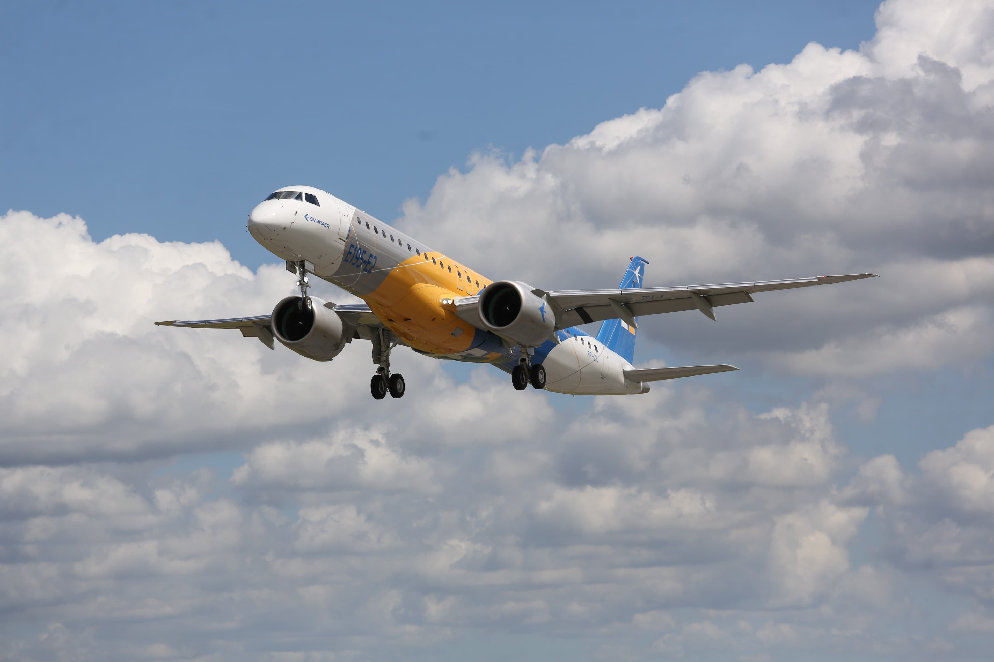 BNDES financia exportação de jatos Embraer para canadense Porter