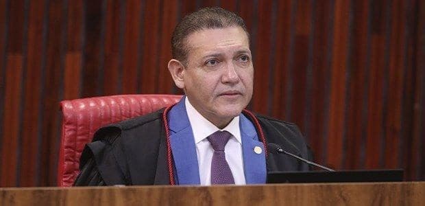 Kassio Nunes Marques defende urnas eletrônicas durante evento em Brasília