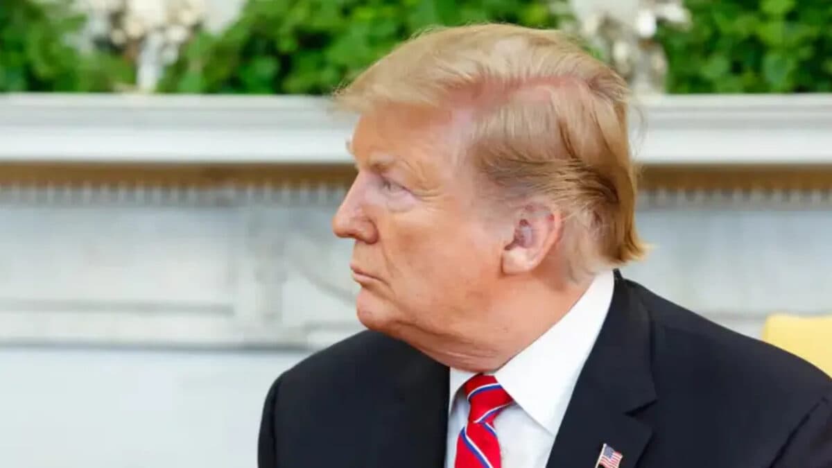 Trump hoje: presidente diz que EUA têm 'controle total' do Estreito de Ormuz em meio à tensão com o Irã