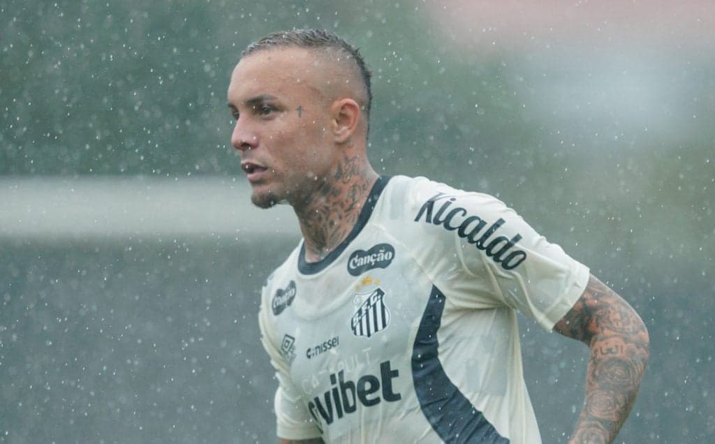 Cebolinha é apresentado no Santos e fala sobre saída do Flamengo