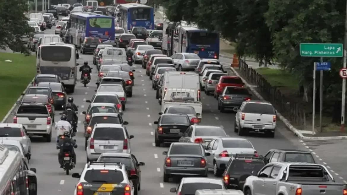 Rodízio de Veículos é suspenso em SP por feriado da Revolução