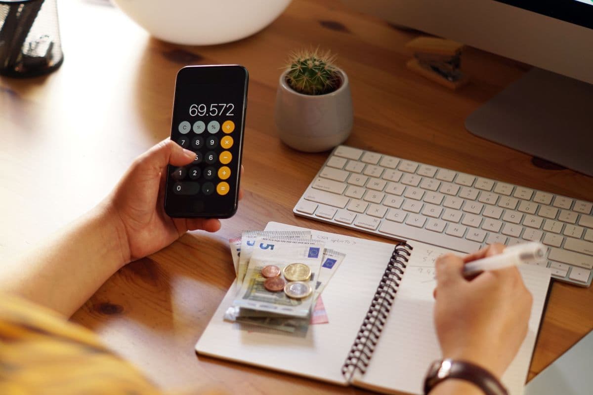 Reserva de emergência previne dívidas e fortalece finanças pessoais