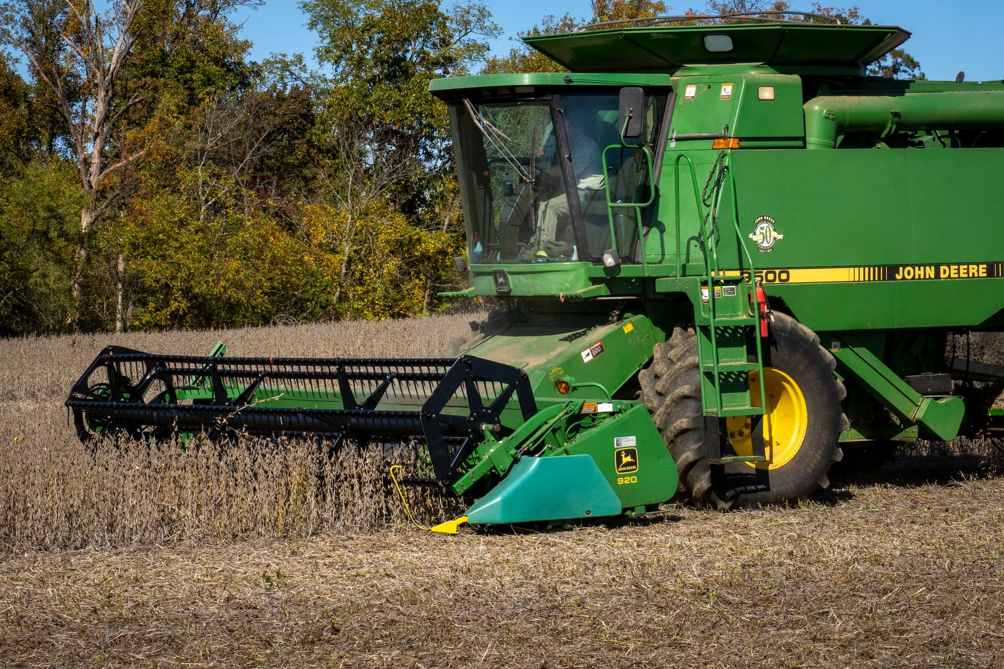 Deere & Company registra lucro de US$ 1,379 bilhão no terceiro trimestre