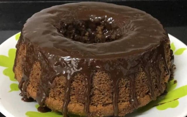 Receita de bolo de chocolate fácil e rápido de fazer