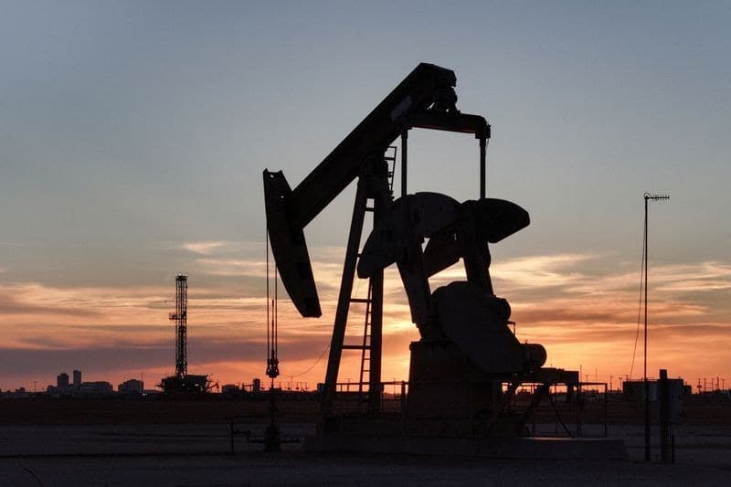 Petróleo fecha em alta com tensões no Oriente Médio