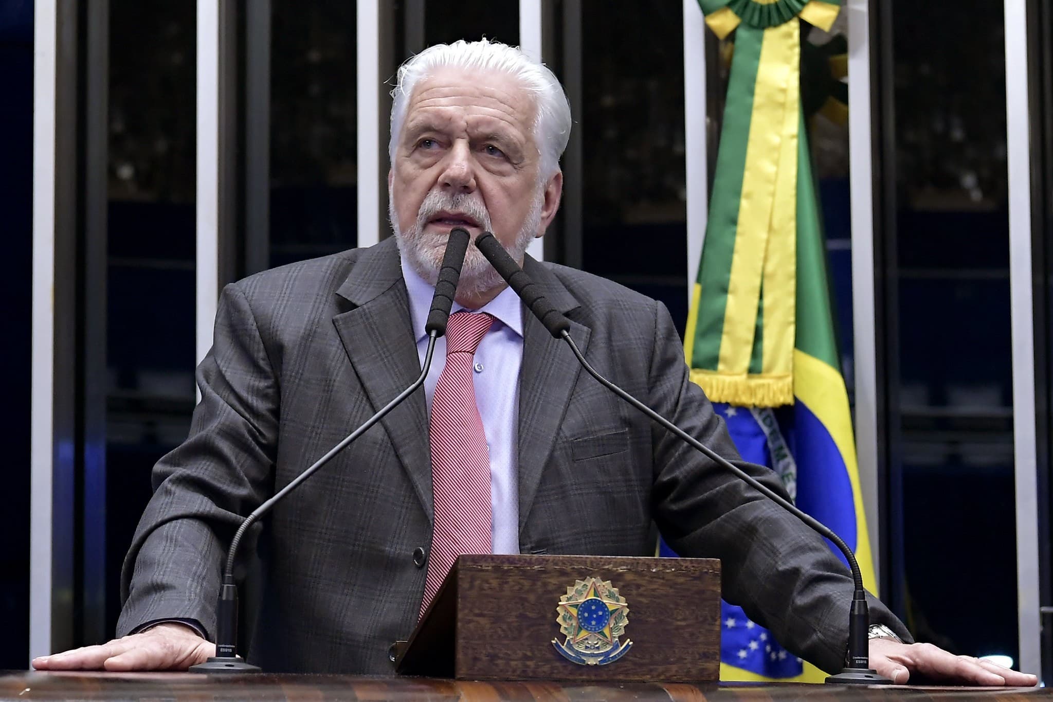 Lula se encontra com Jaques Wagner após operação da PF