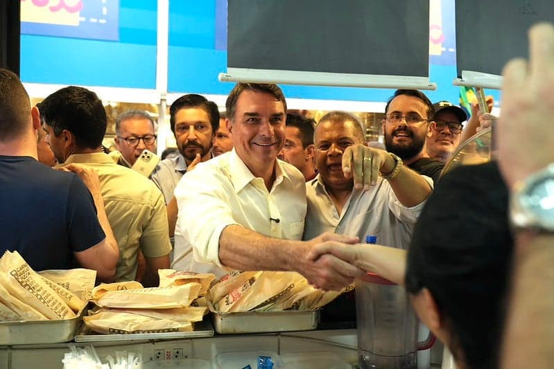 Candidatos presidenciais fazem campanha intensa no Sudeste