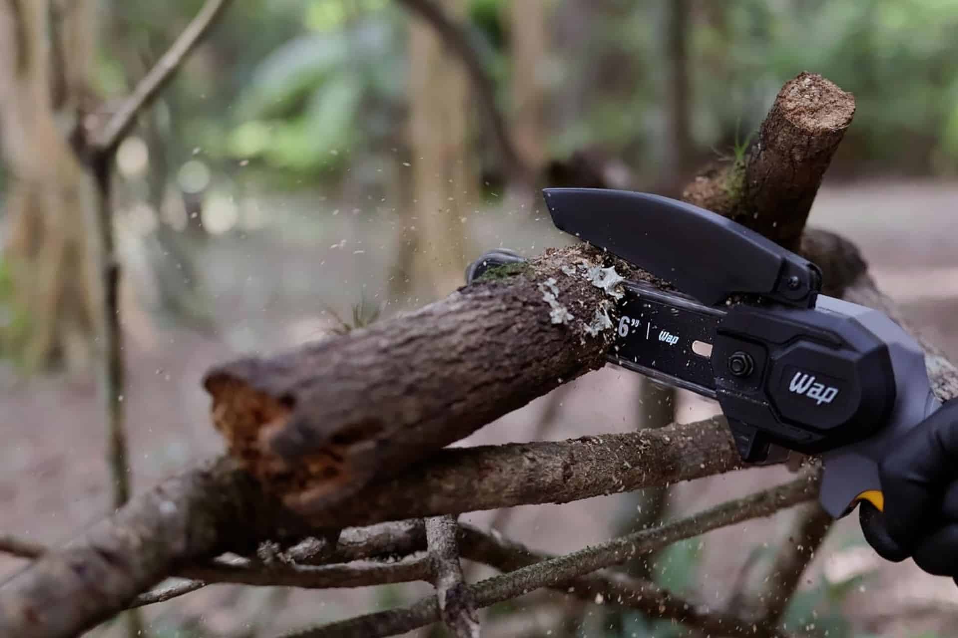 Motosserra WAP K21 S01 é ideal para cortes pequenos no jardim
