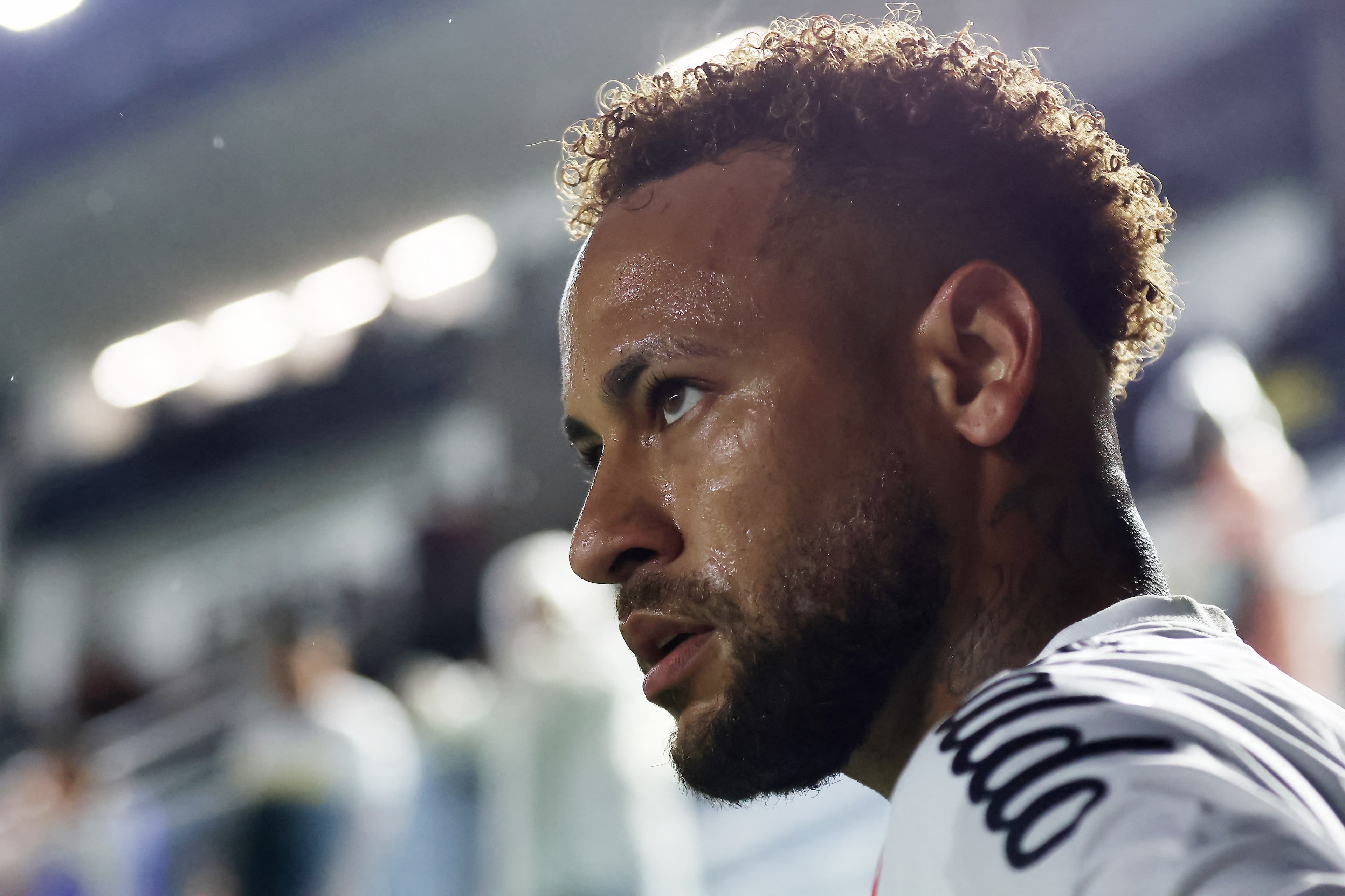 Neymar é convocado, mas gera debate sobre sua relevância na Seleção