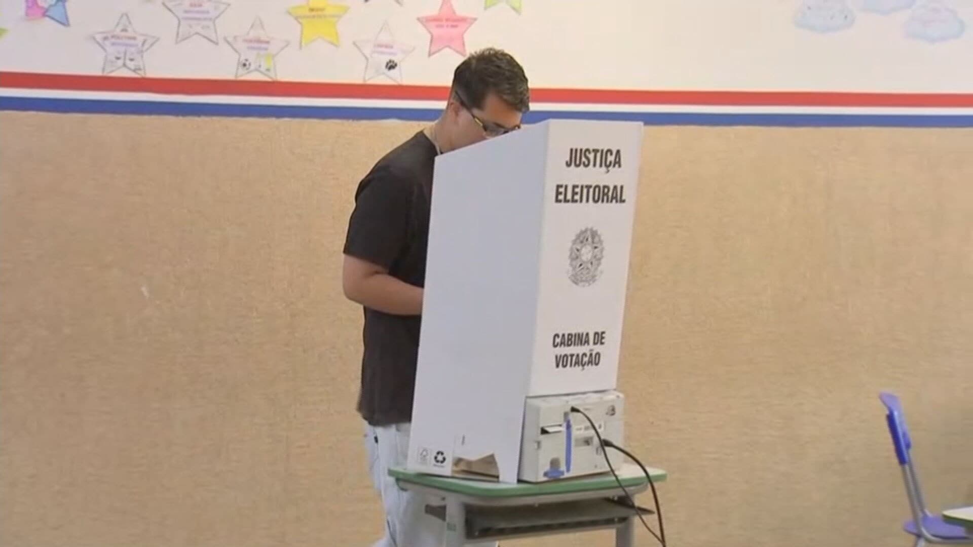 Abstenção e votos brancos e nulos chegam a 24,63% no primeiro turno