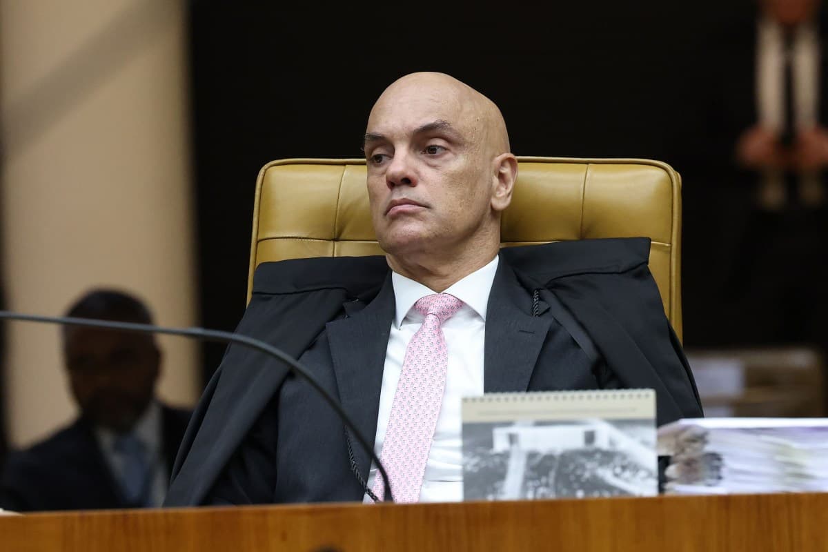 Ministro Moraes nega vínculos com Banco Master e defende família advogando