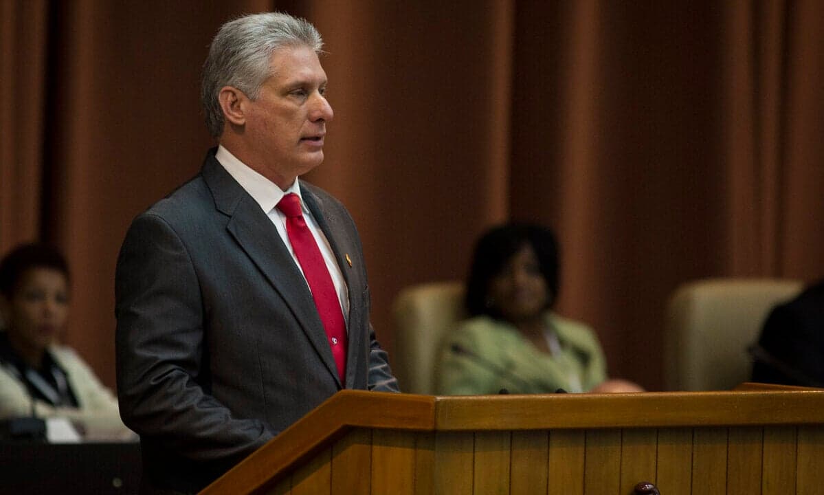 Cuba precisa de reformas econômicas urgentes, diz Miguel Díaz-Canel