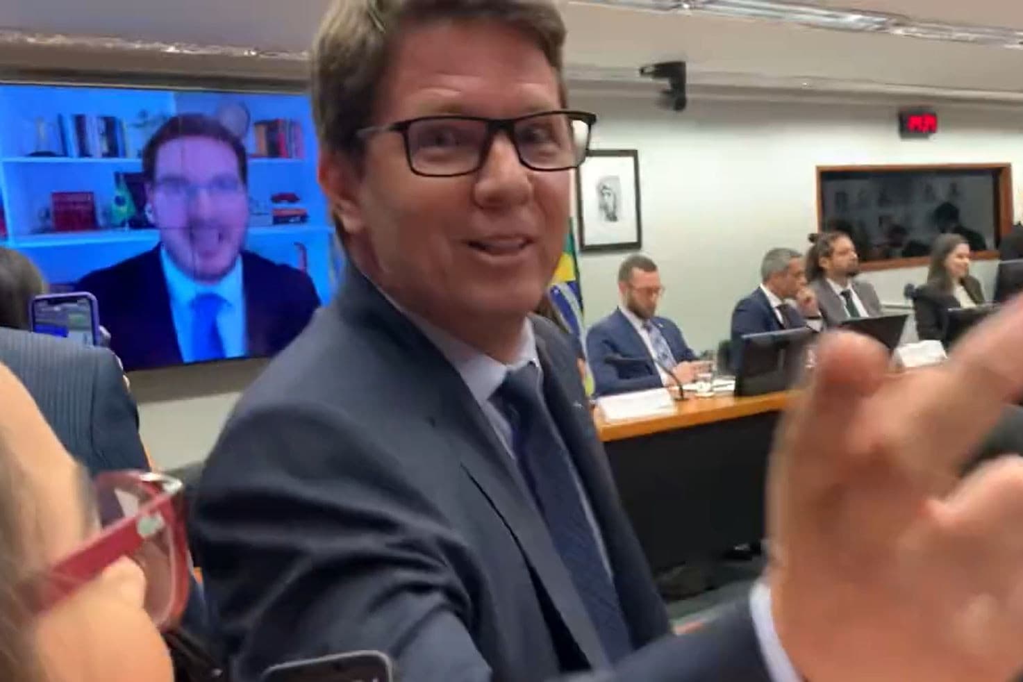 Ministro Flávio Dino aponta deputado Mario Frias como central em esquema de desvio de verbas
