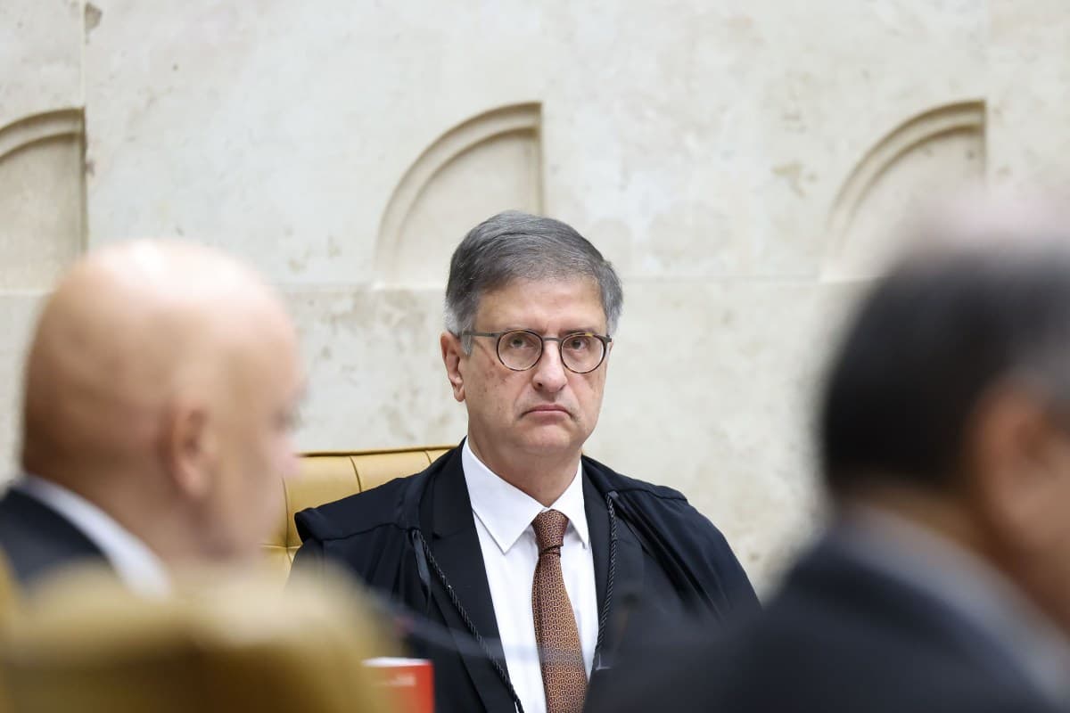 PGR investiga possível interferência externa em relatório da PF