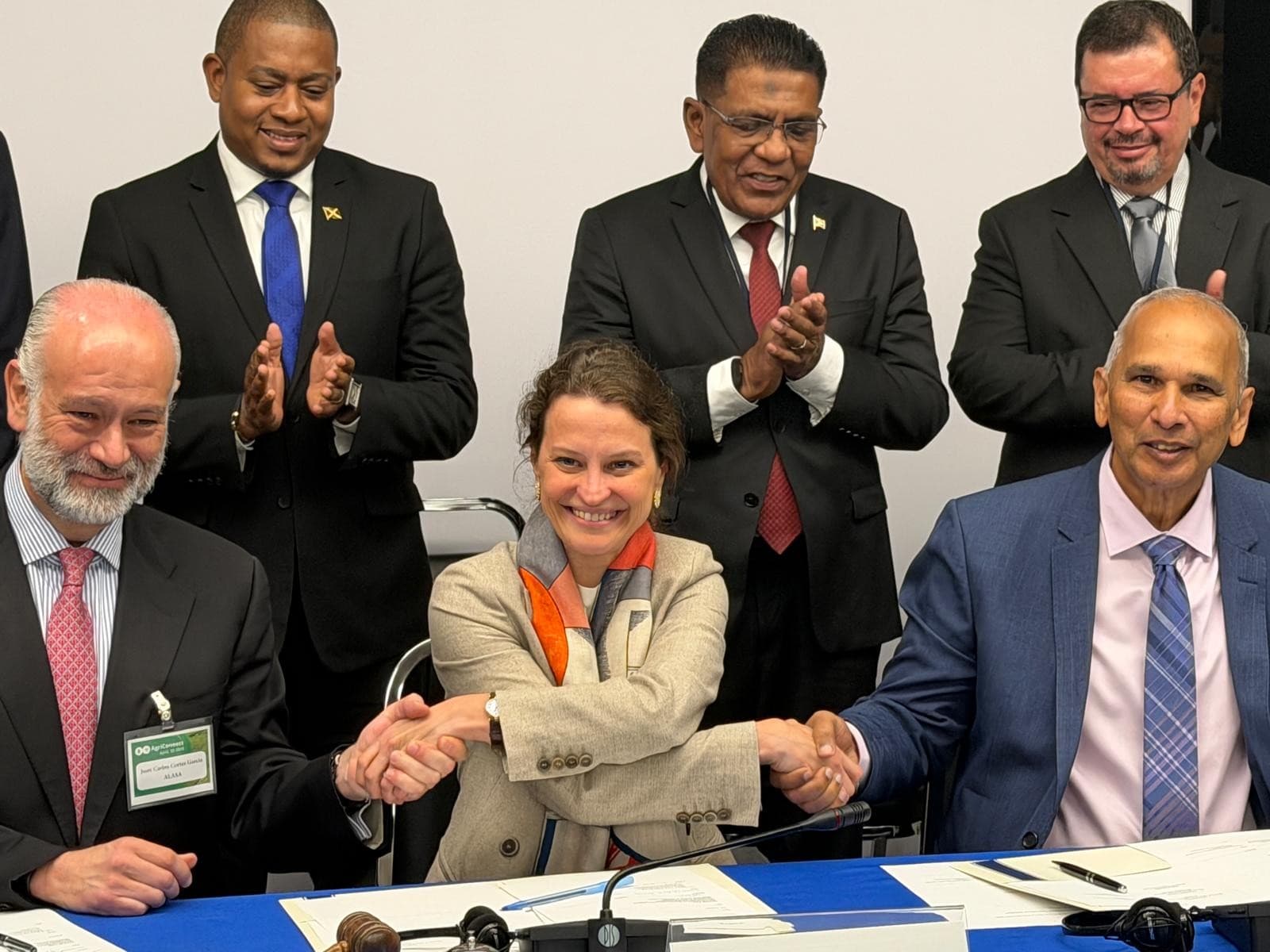 Banco Mundial e IICA firmam acordo para conectar agricultores no Brasil