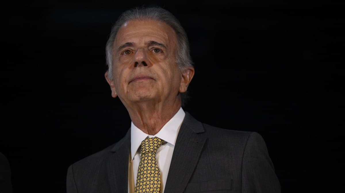 Golpista se passa por José Múcio e solicita doações via Pix